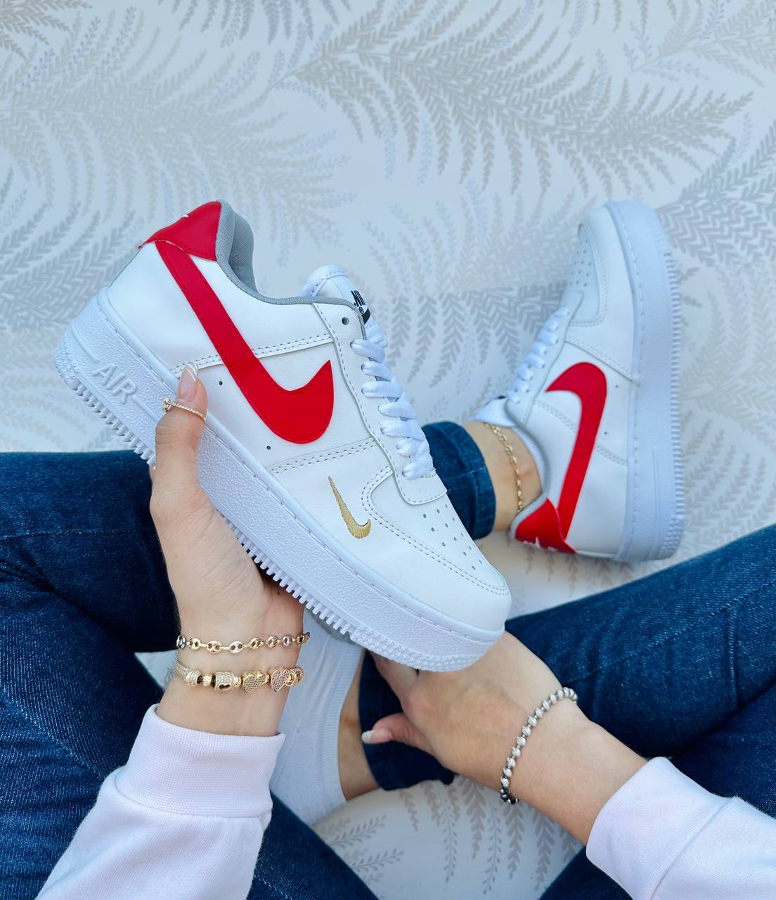 NIKE AIR FORCE 1