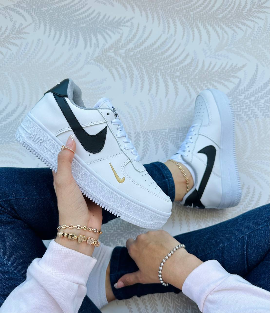 NIKE AIR FORCE 1